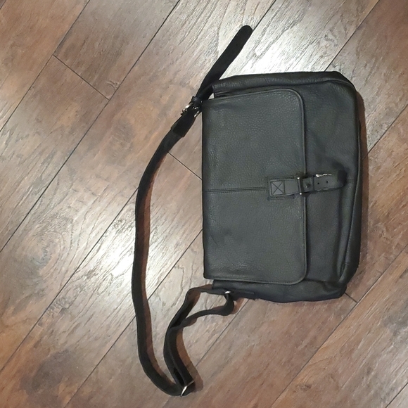 L.L.BEAN Mens breifcase messenger - Picture 2 of 16